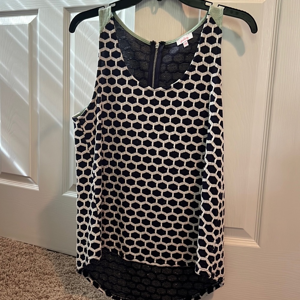 Sleeveless blouse